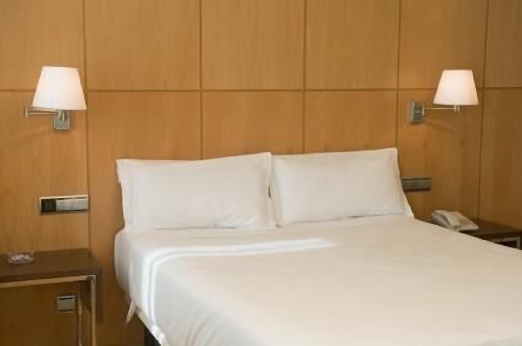 Hotel Feria Valladolid Kültér fotó