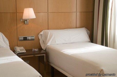 Hotel Feria Valladolid Kültér fotó